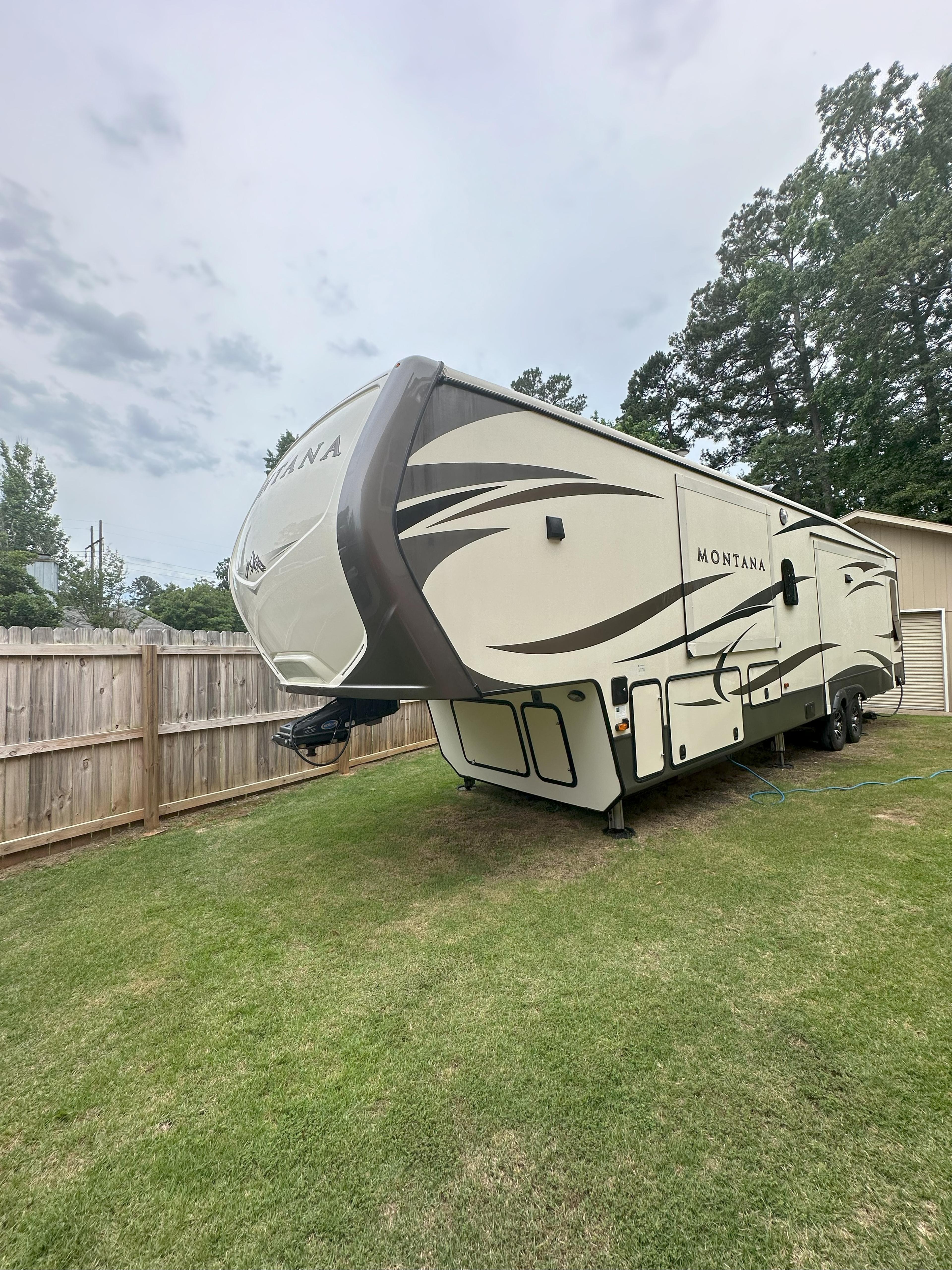 Used Fifth Wheel RVs for Sale | RVs.com