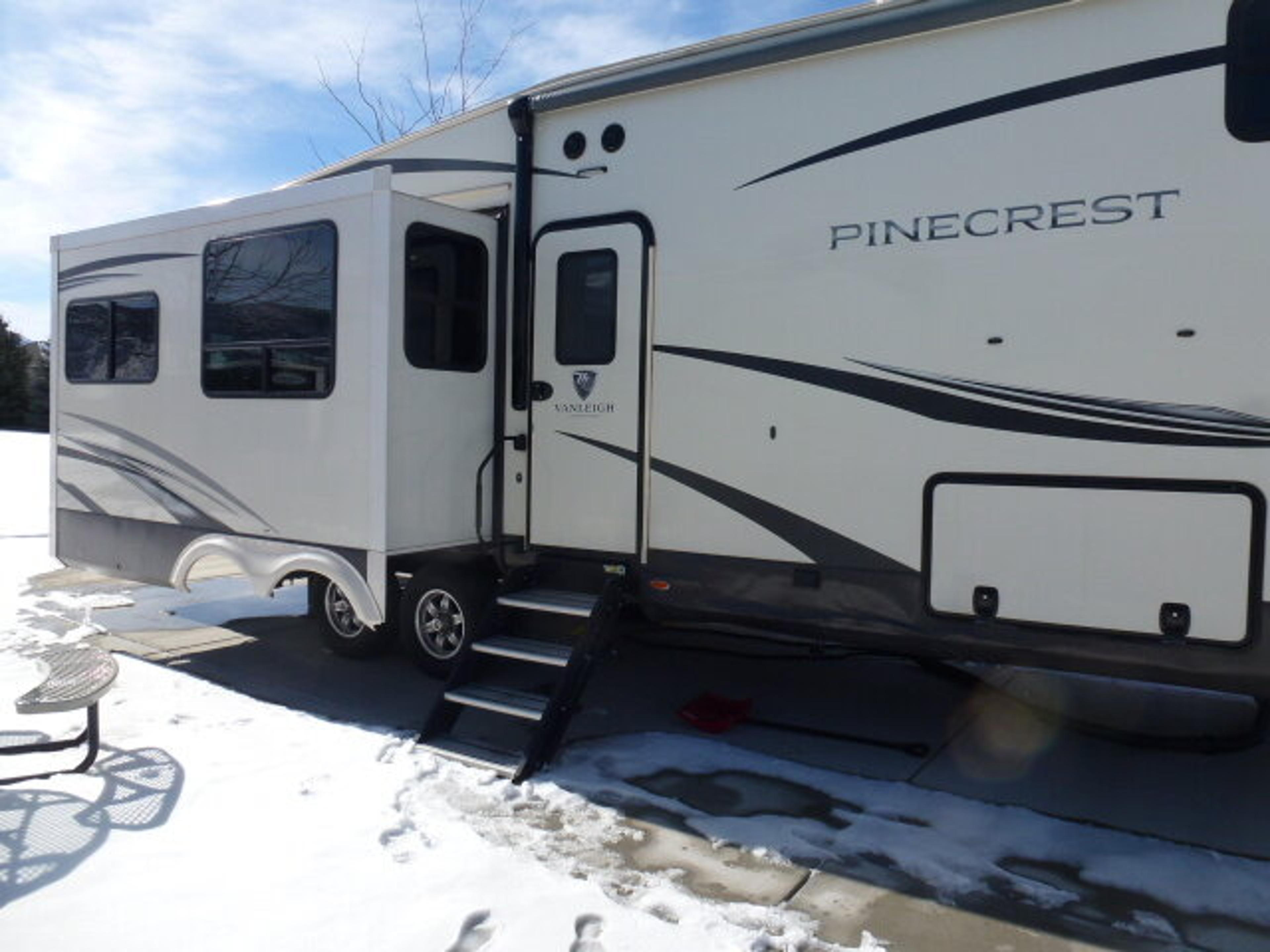 Used Fifth Wheel RVs for Sale | RVs.com