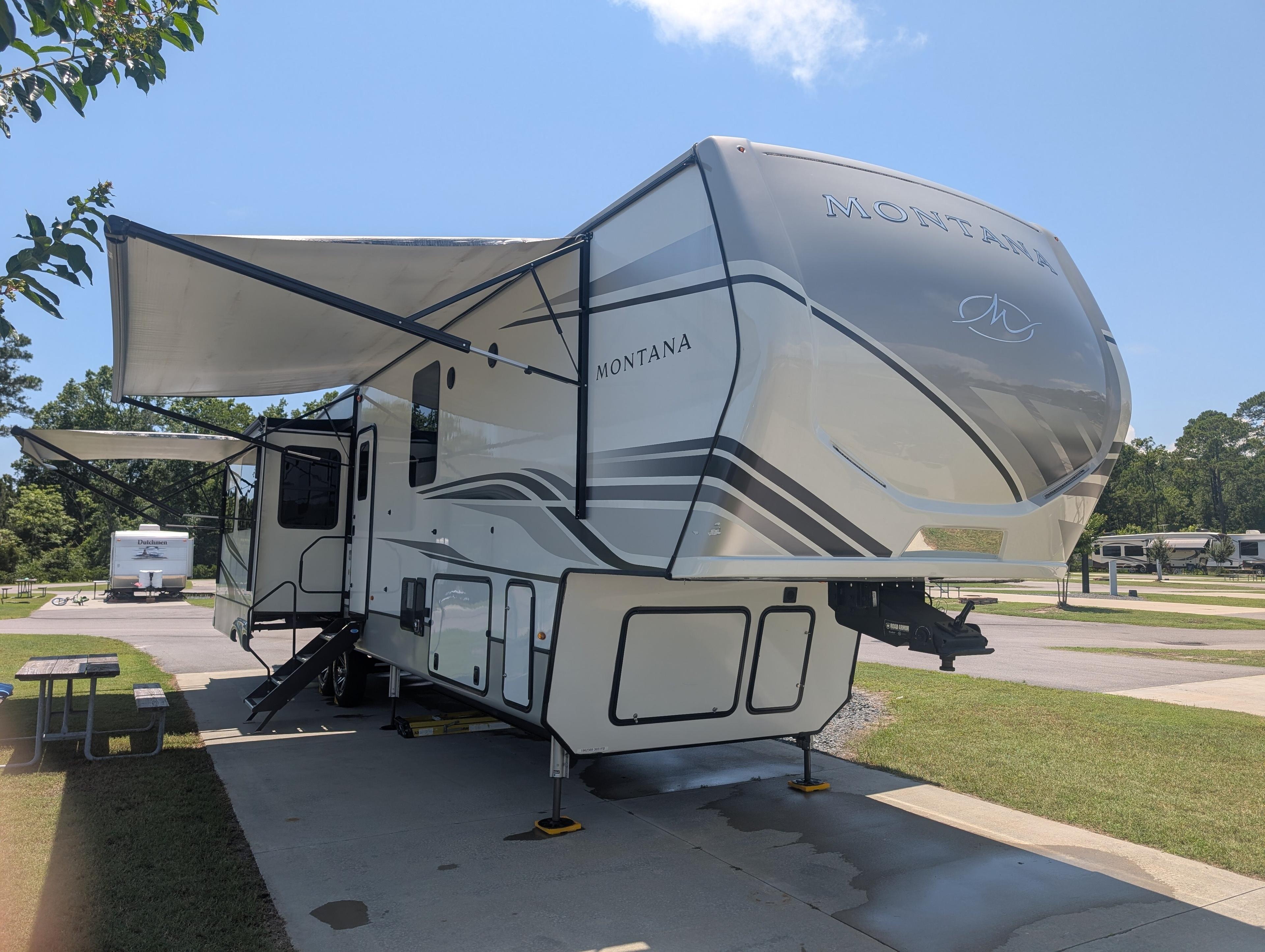All New & Used RVs | RVs.com