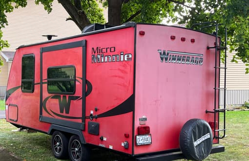 2017 WINNEBAGO MICRO MINNIE 2106FBS 0